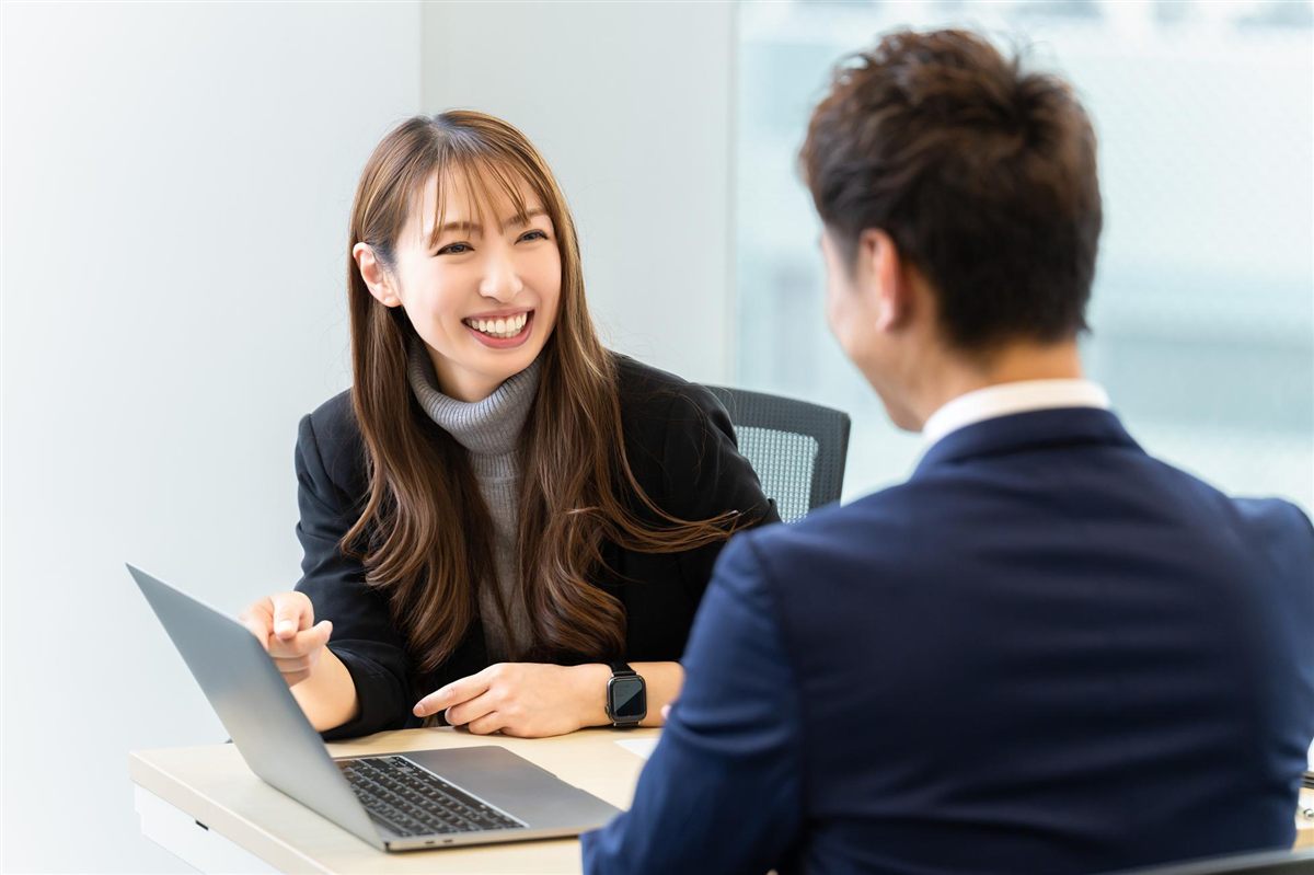 パソコンを使った相談の様子